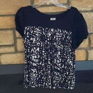 Worn twice Lovely graphic blouse with pleats